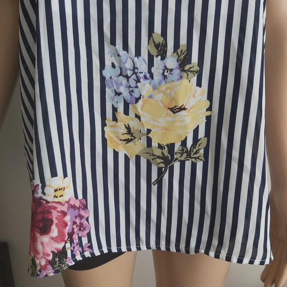 NWT Style Rack vertical stripes navy blue white floral top racerback - Picture 3 of 12
